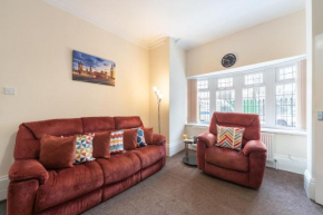 Thy Grace 3 Bedroom 2 Shower Room Central Location- Newland Ave